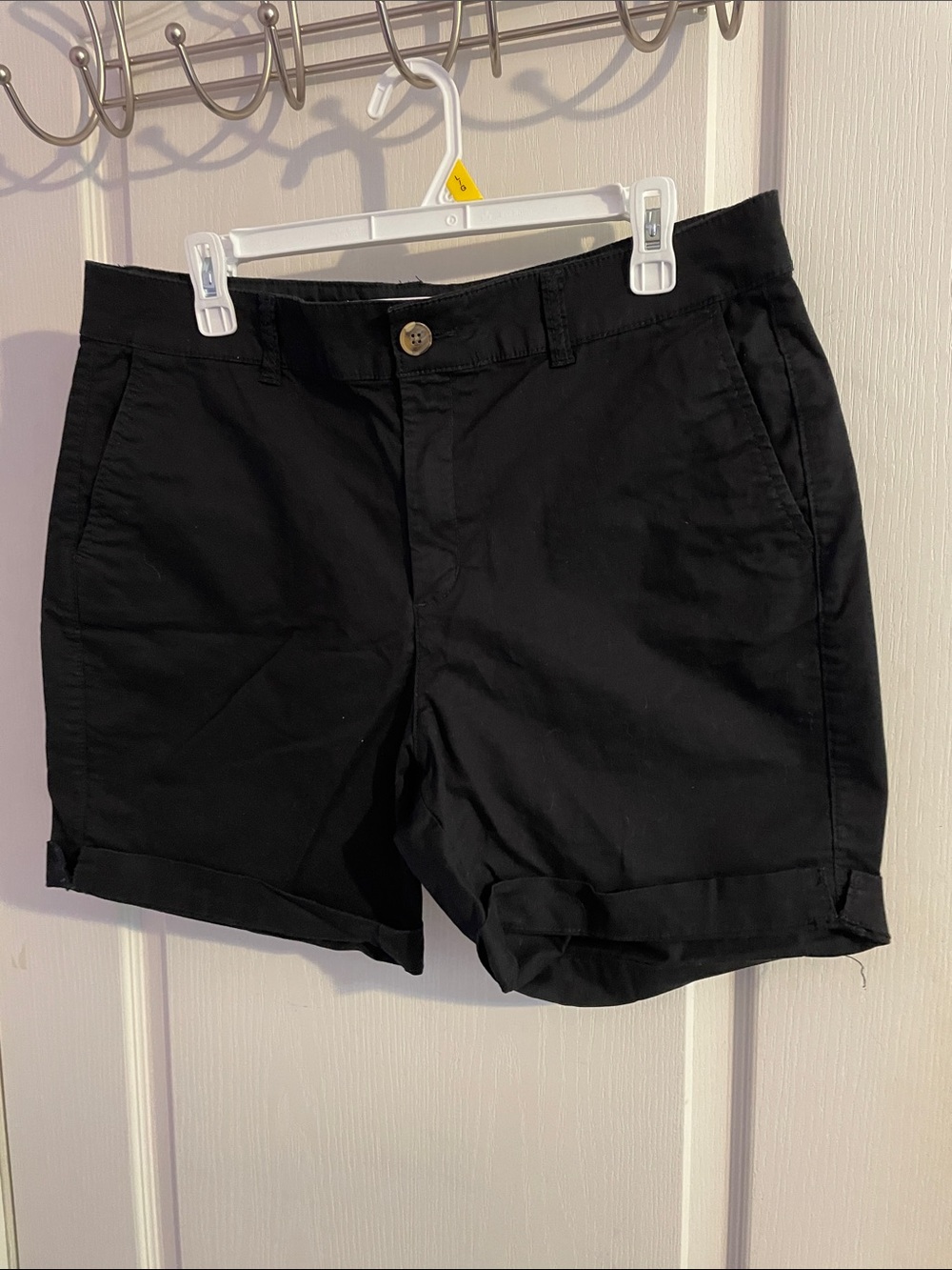 Old Navy Black Casual Rolled-Hem Everyday Shorts High Rise - Size 12